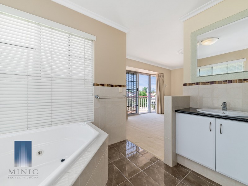 3/455 Riverton Drive East, Riverton WA 6148