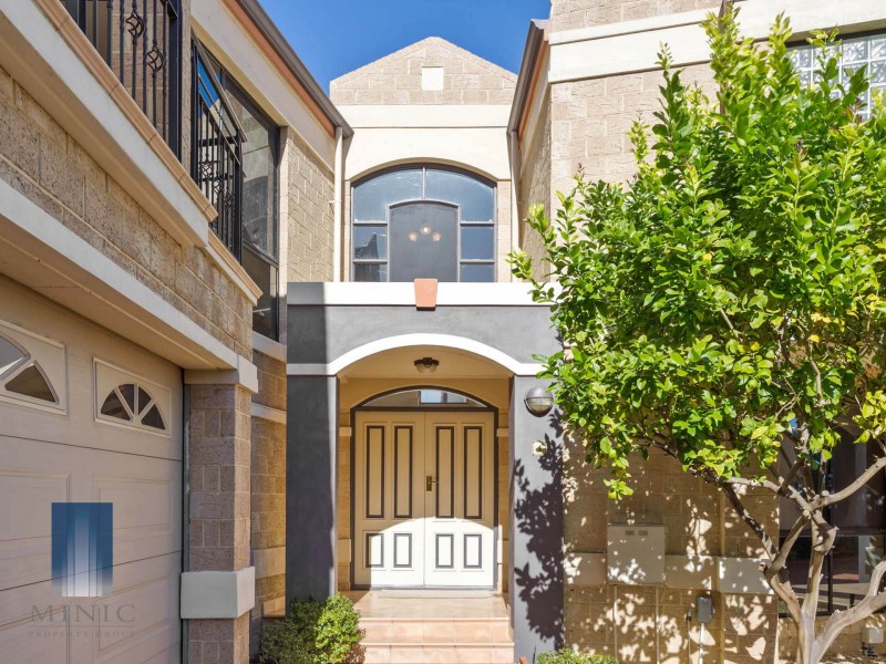 1/162 Melville Parade, Como WA 6152