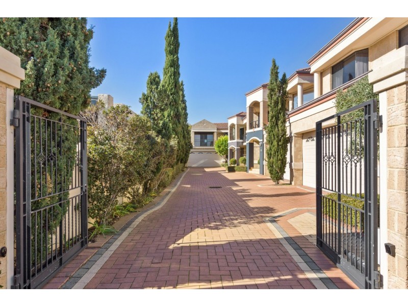 1/162 Melville Parade, Como WA 6152