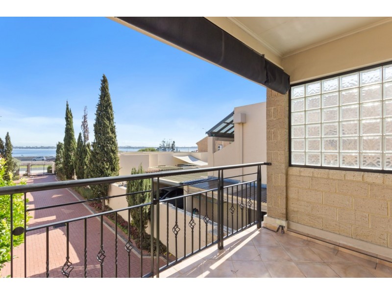 1/162 Melville Parade, Como WA 6152