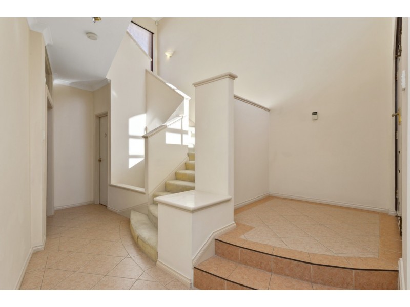 1/162 Melville Parade, Como WA 6152