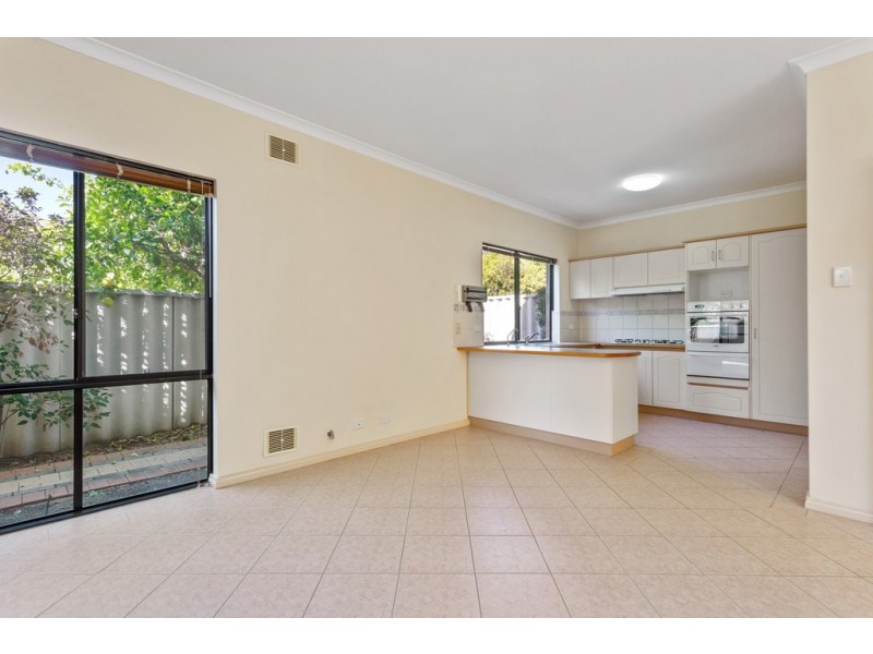 1/162 Melville Parade, Como WA 6152