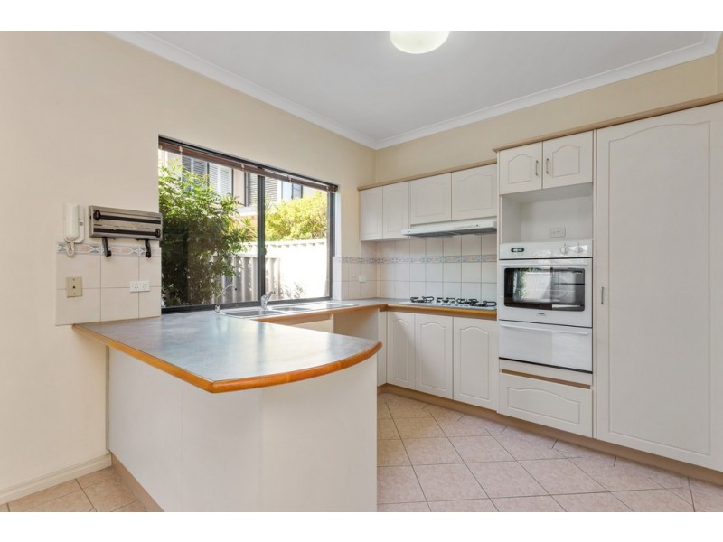 1/162 Melville Parade, Como WA 6152