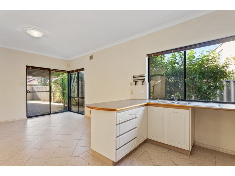 1/162 Melville Parade, Como WA 6152