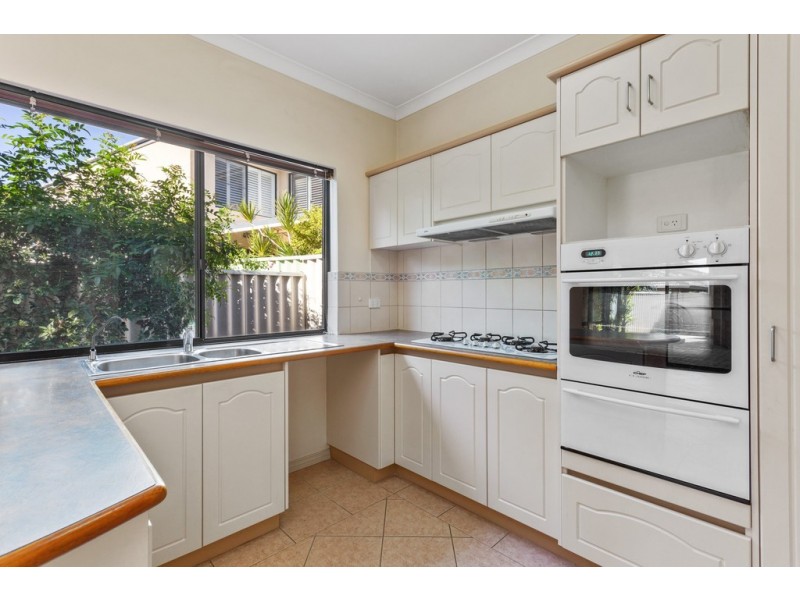 1/162 Melville Parade, Como WA 6152