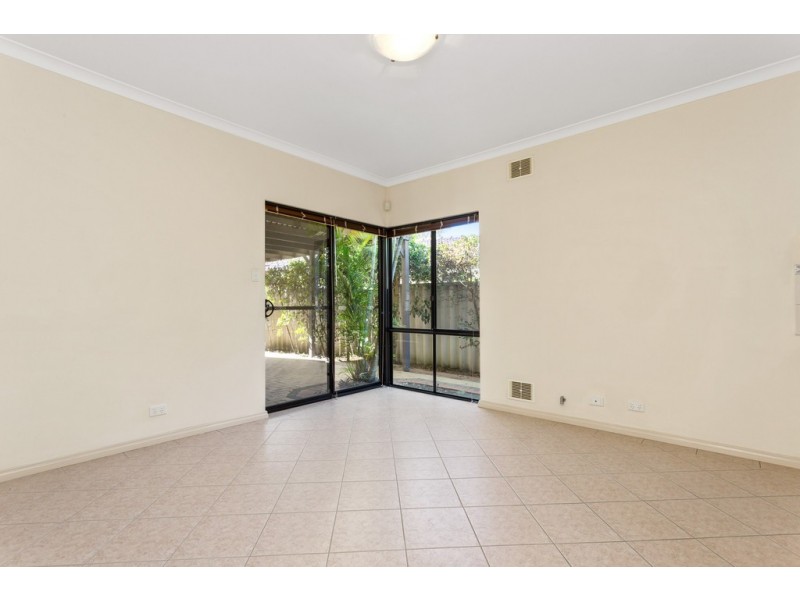 1/162 Melville Parade, Como WA 6152