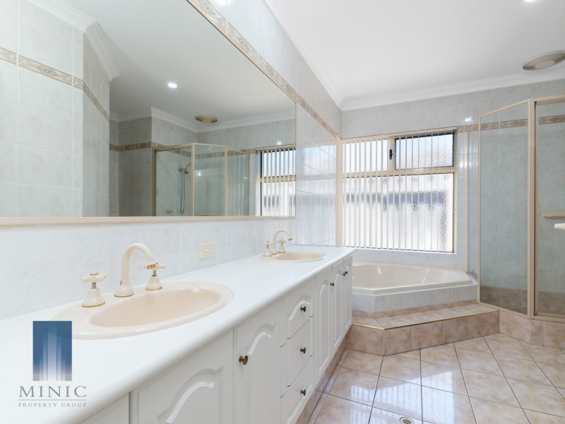 27 Eucalyptus Boulevard, Canning Vale WA 6155