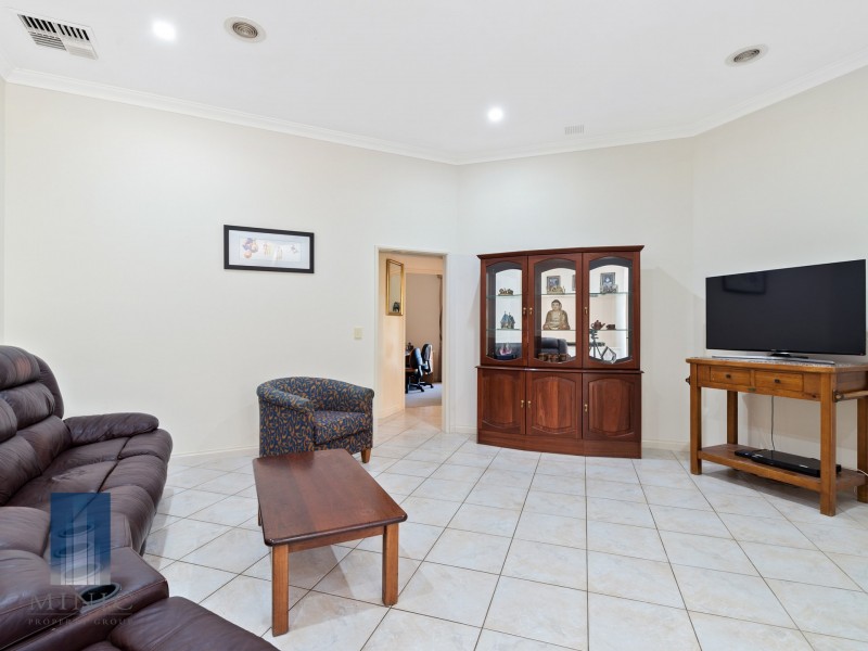 27 Eucalyptus Boulevard, Canning Vale WA 6155