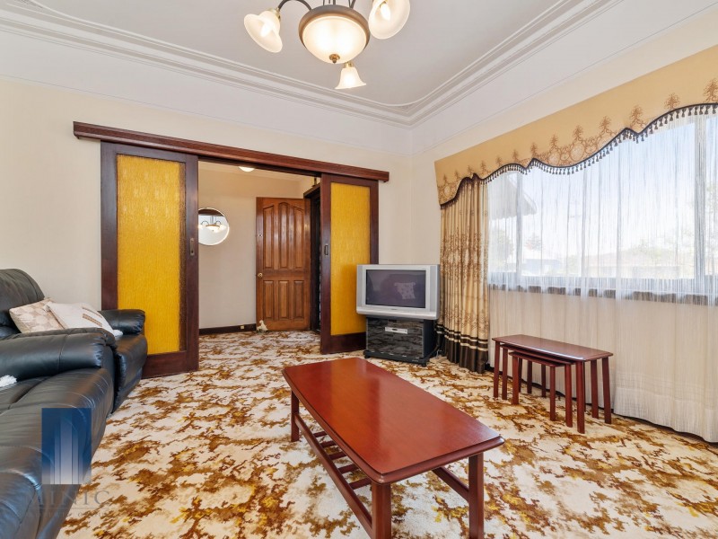 16 Hamilton Road, Hamilton Hill WA 6163