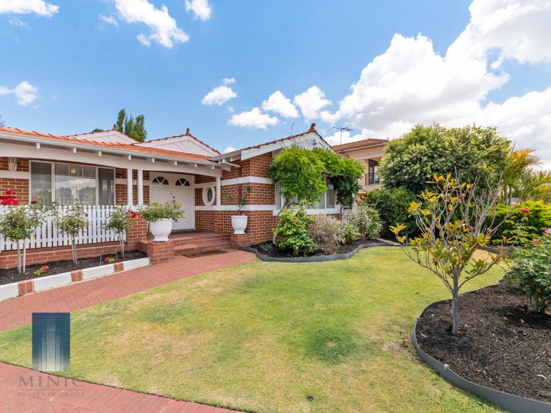 19 Canning River Gardens, Wilson WA 6107
