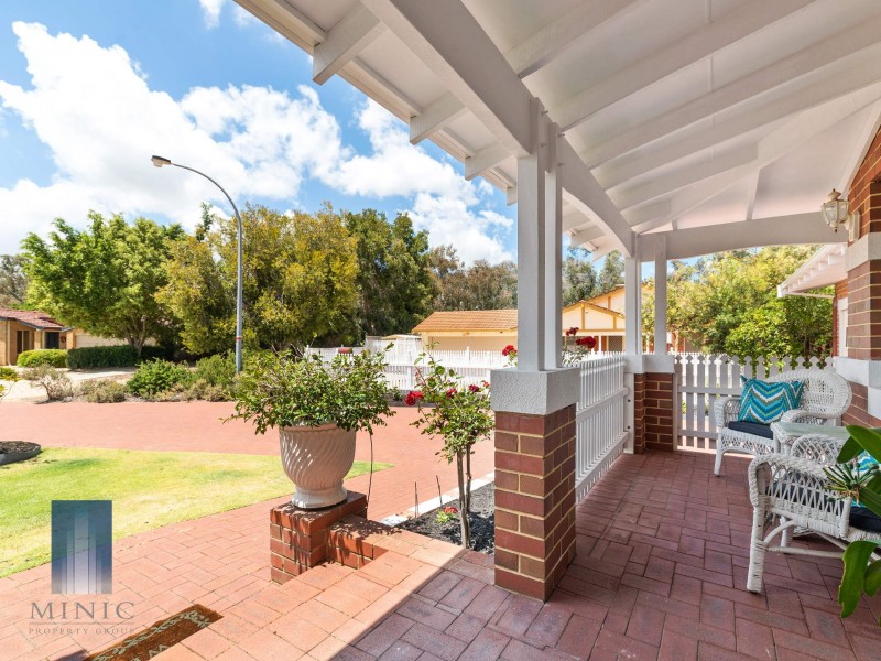 19 Canning River Gardens, Wilson WA 6107