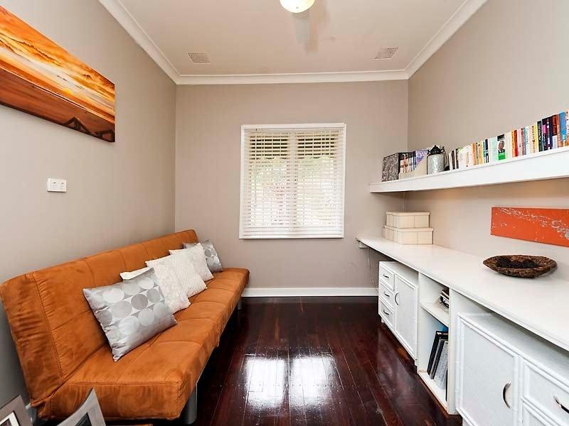 13 Westlake Street, Wilson WA 6107