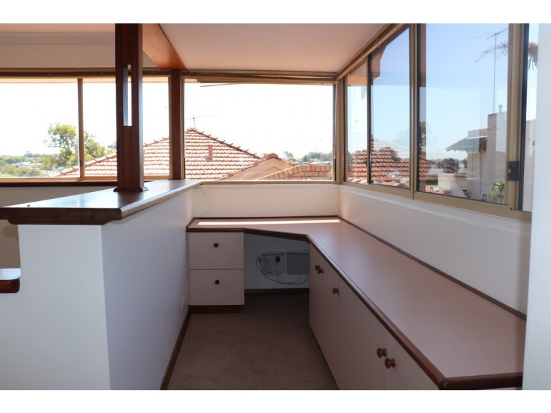 3/206 Melville Parade, Como WA 6152