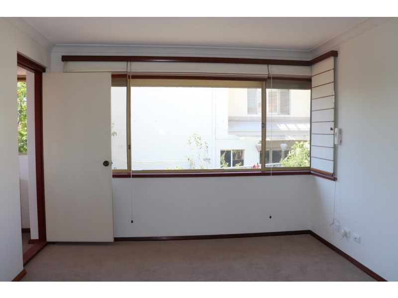 3/206 Melville Parade, Como WA 6152