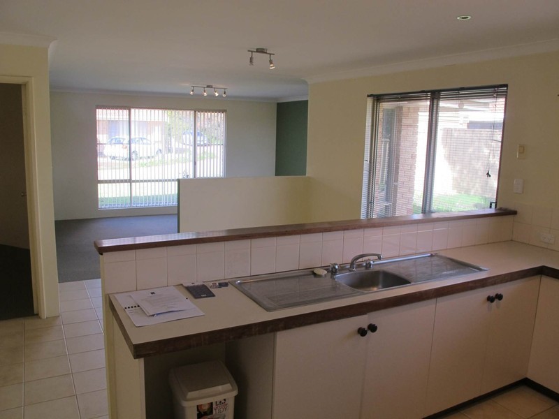 9/39 Woodmore Road, Langford WA 6147