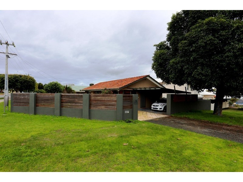 15 Cormack Road, Alfred Cove WA 6154