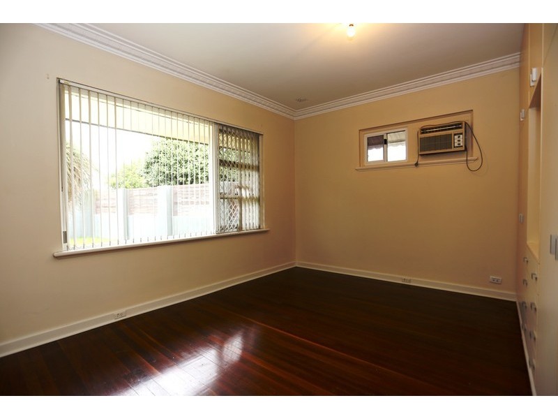 15 Cormack Road, Alfred Cove WA 6154