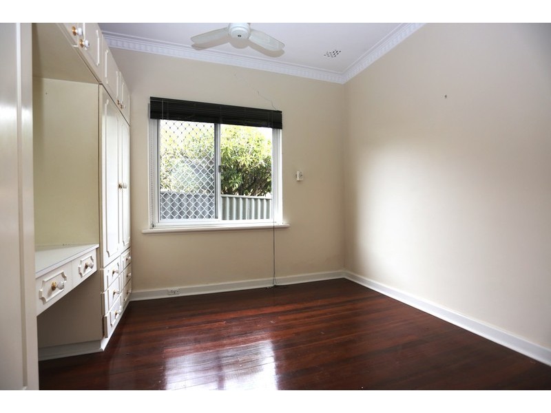 15 Cormack Road, Alfred Cove WA 6154