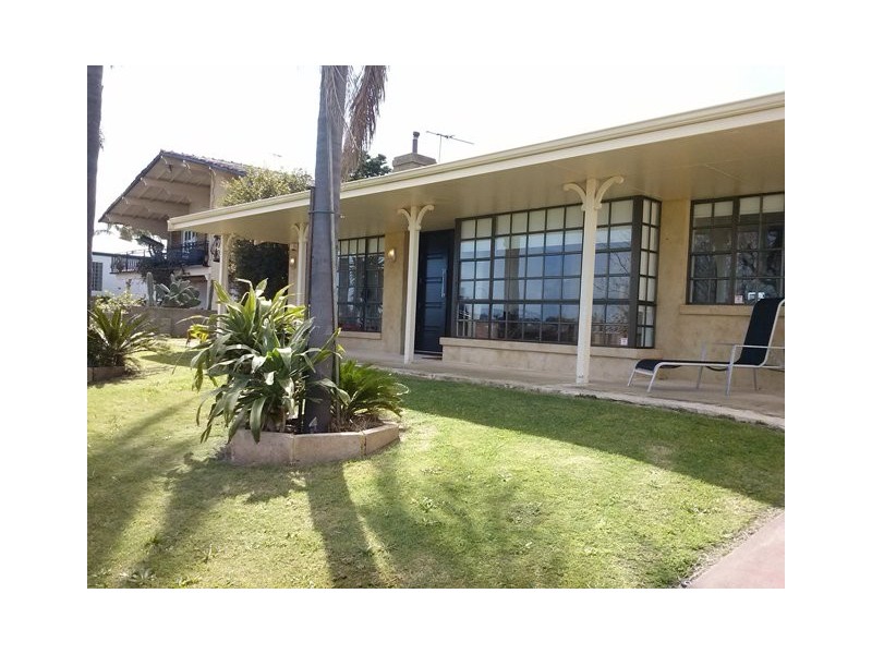 18 Canning Parade, Como WA 6152