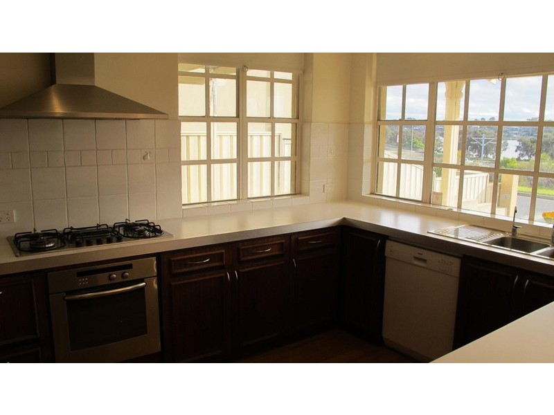 18 Canning Parade, Como WA 6152