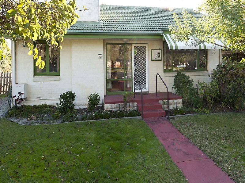 13 Melvin Avenue, Thornlie WA 6108