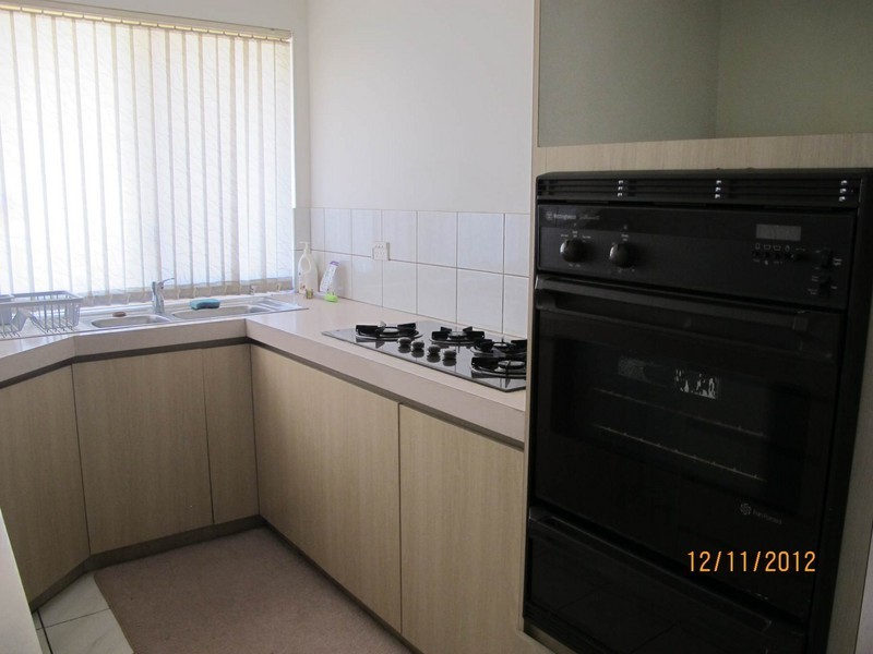 1A Leichardt St, St James WA 6102