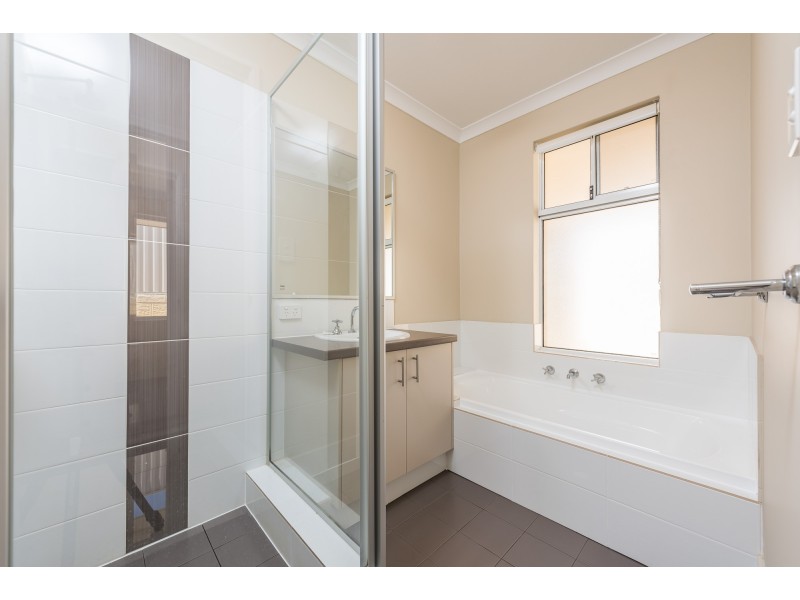 1/25 Montrose Street, Lynwood WA 6147