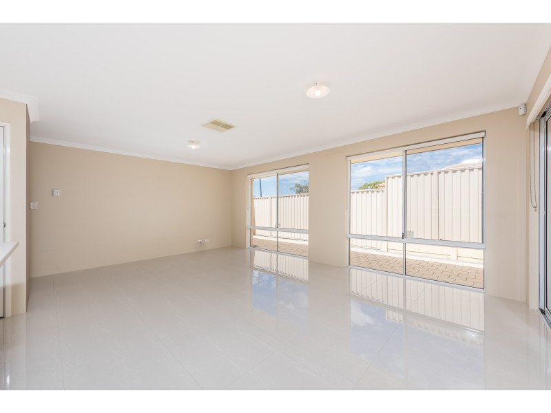 1/25 Montrose Street, Lynwood WA 6147