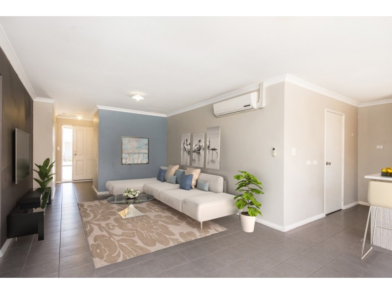 24/11 Hazlett Way, Canning Vale WA 6155