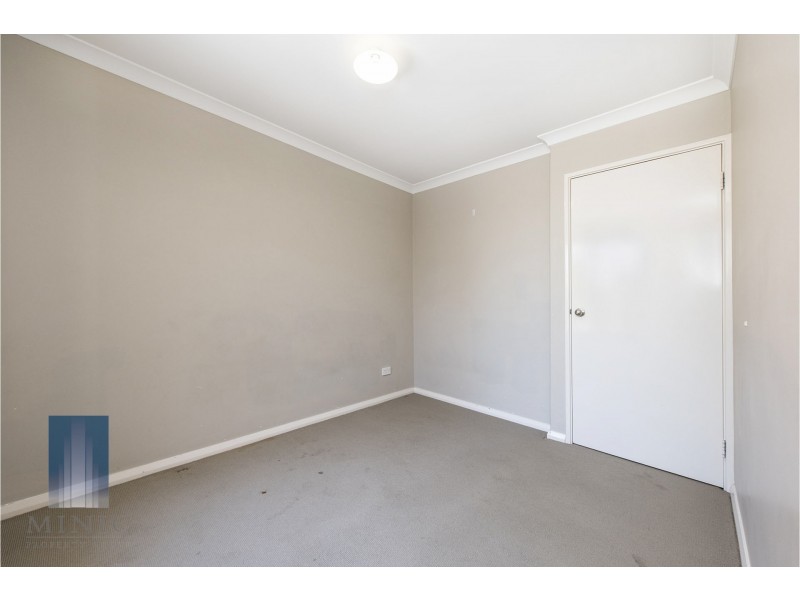24/11 Hazlett Way, Canning Vale WA 6155