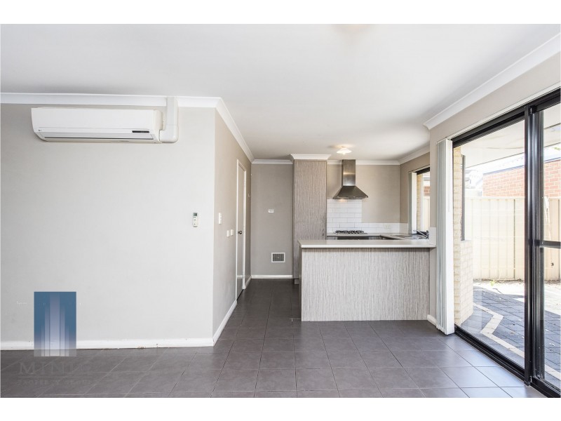 24/11 Hazlett Way, Canning Vale WA 6155