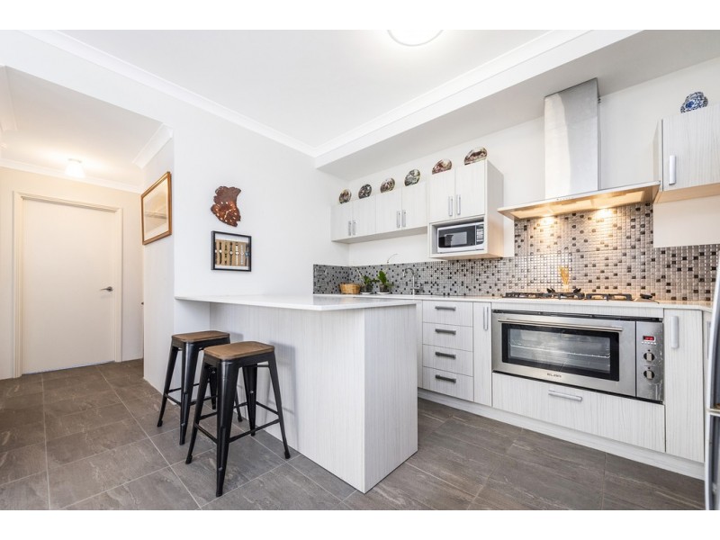 2/18 Davies Lane, Bentley WA 6102