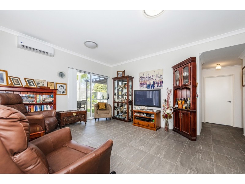2/18 Davies Lane, Bentley WA 6102