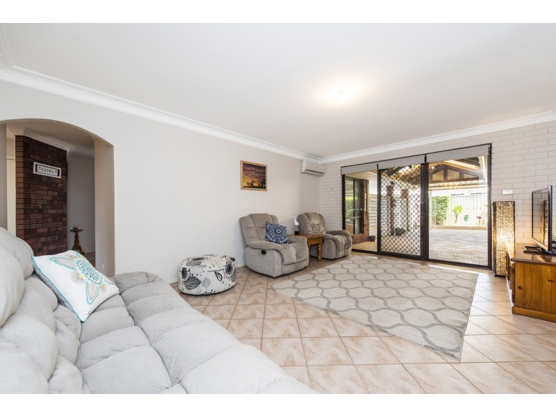 15 Florey Place, Huntingdale WA 6110