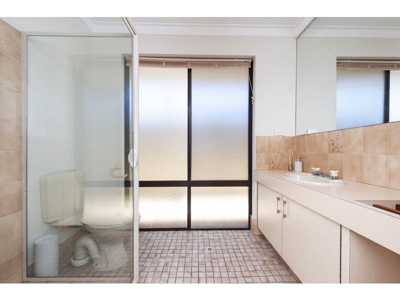 15 Florey Place, Huntingdale WA 6110