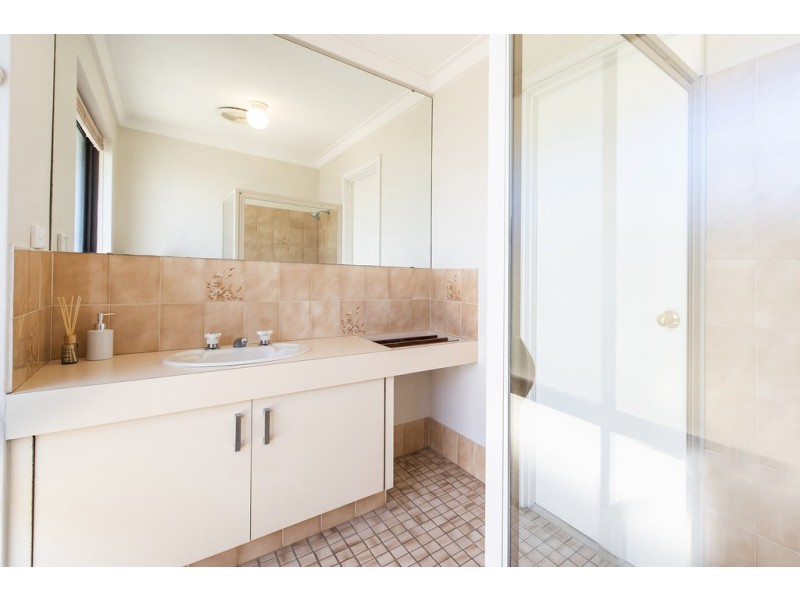 15 Florey Place, Huntingdale WA 6110