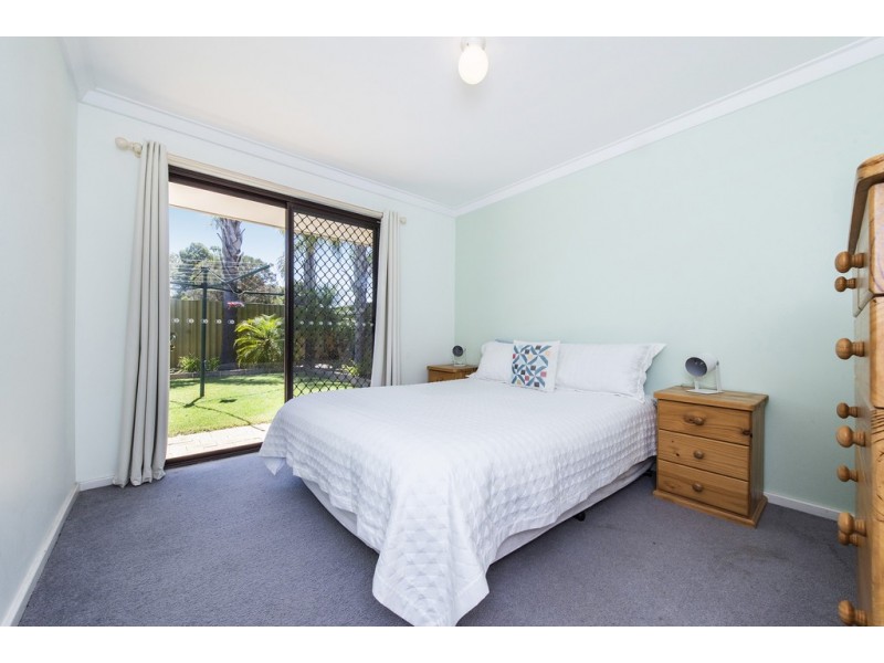 15 Florey Place, Huntingdale WA 6110