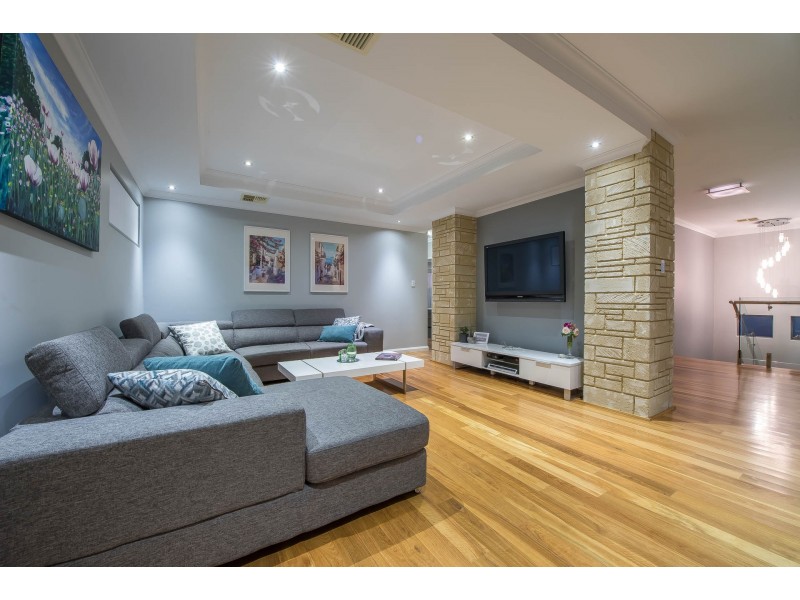 6 Sulman Avenue, Salter Point WA 6152