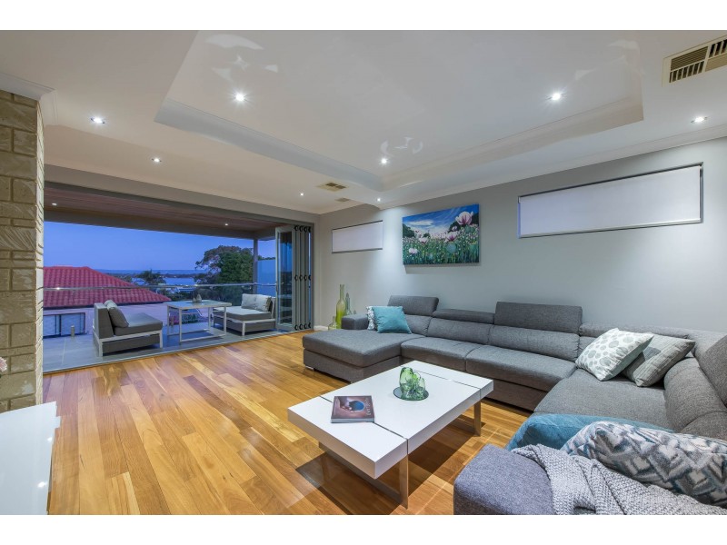 6 Sulman Avenue, Salter Point WA 6152