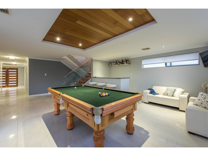 6 Sulman Avenue, Salter Point WA 6152