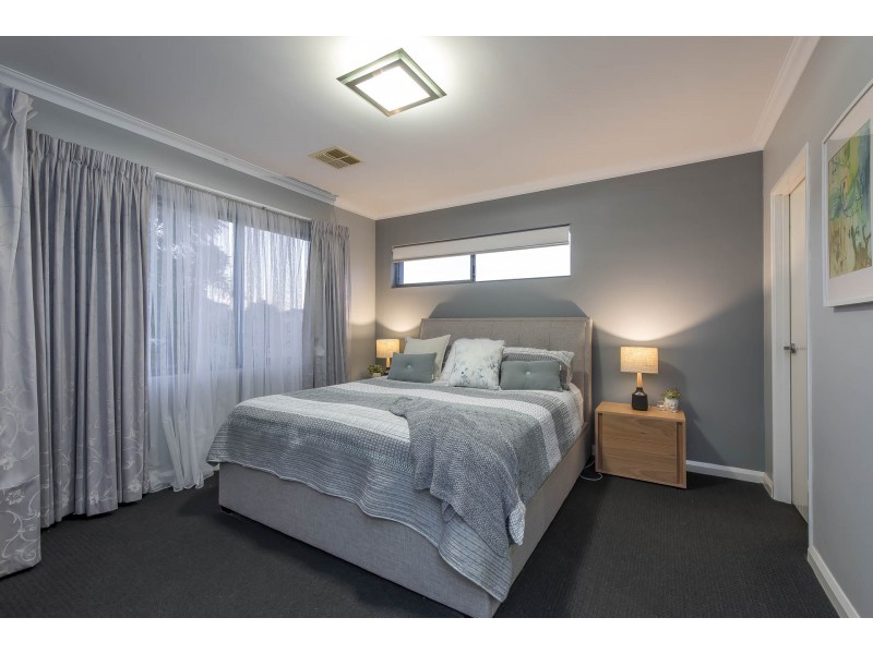 6 Sulman Avenue, Salter Point WA 6152