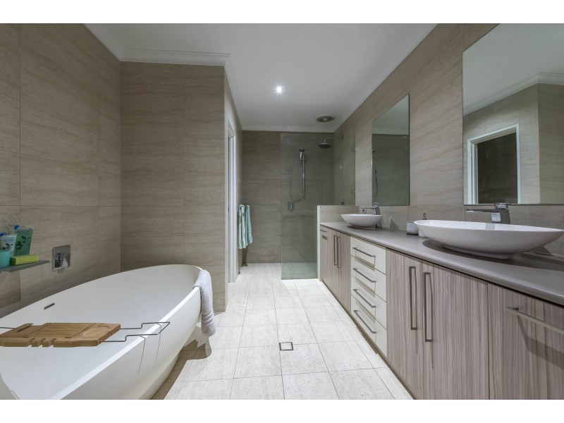 6 Sulman Avenue, Salter Point WA 6152