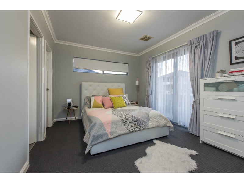 6 Sulman Avenue, Salter Point WA 6152