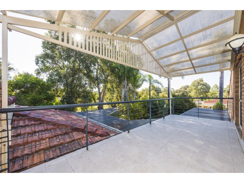 25 Hillock Circle, Leeming WA 6149