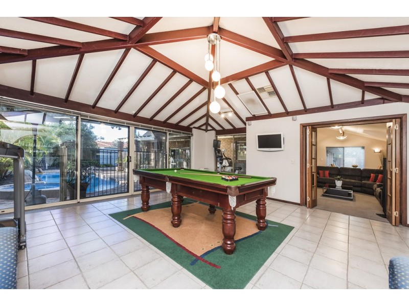 25 Hillock Circle, Leeming WA 6149