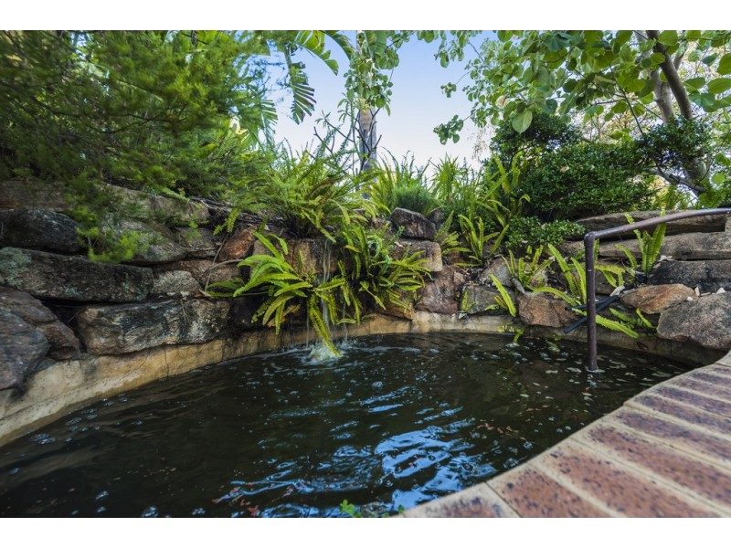 25 Hillock Circle, Leeming WA 6149