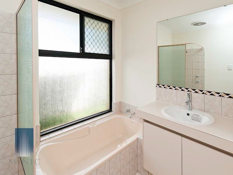 2 CUE COVE, Bentley WA 6102