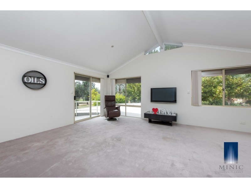 1 River Bed Pass, Wilson WA 6107