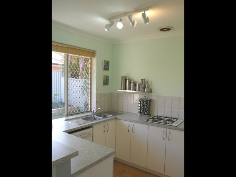 2/232 Corinthian Rd East, Riverton WA 6148