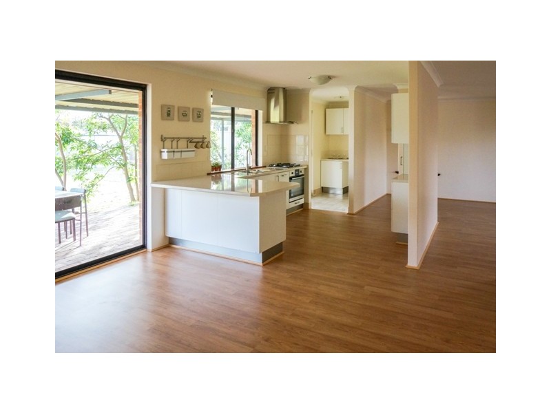 71 Fleming Avenue, Wilson WA 6107